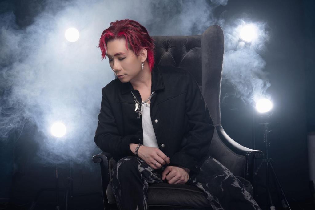 Aaron Xiang Hua, Singaporean Singer-Songwriter & Stage&nbsp;Director